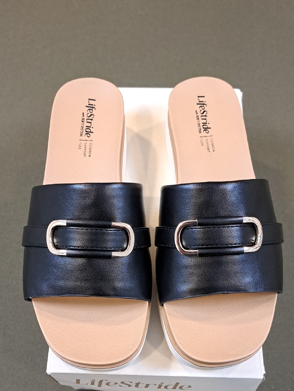 LifeStride Genevieve Sandal - Color: Black - Size: 7.5 Wide - Picture 2 of 9